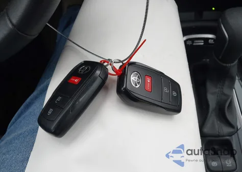 2024 Toyota Corolla Cross Hybrid Se from USA, damaged, VIN 7MUFBABG5RV048615